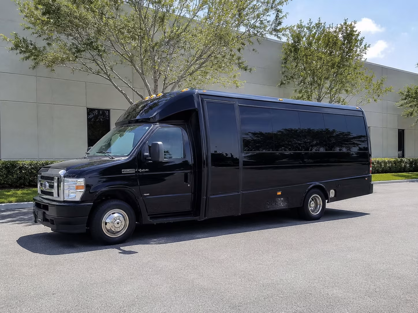 White Plains Airport Shuttles & Transportation