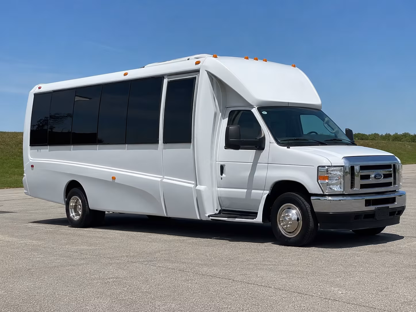 White Plains Winery Tour & Pub Crawl Transportation