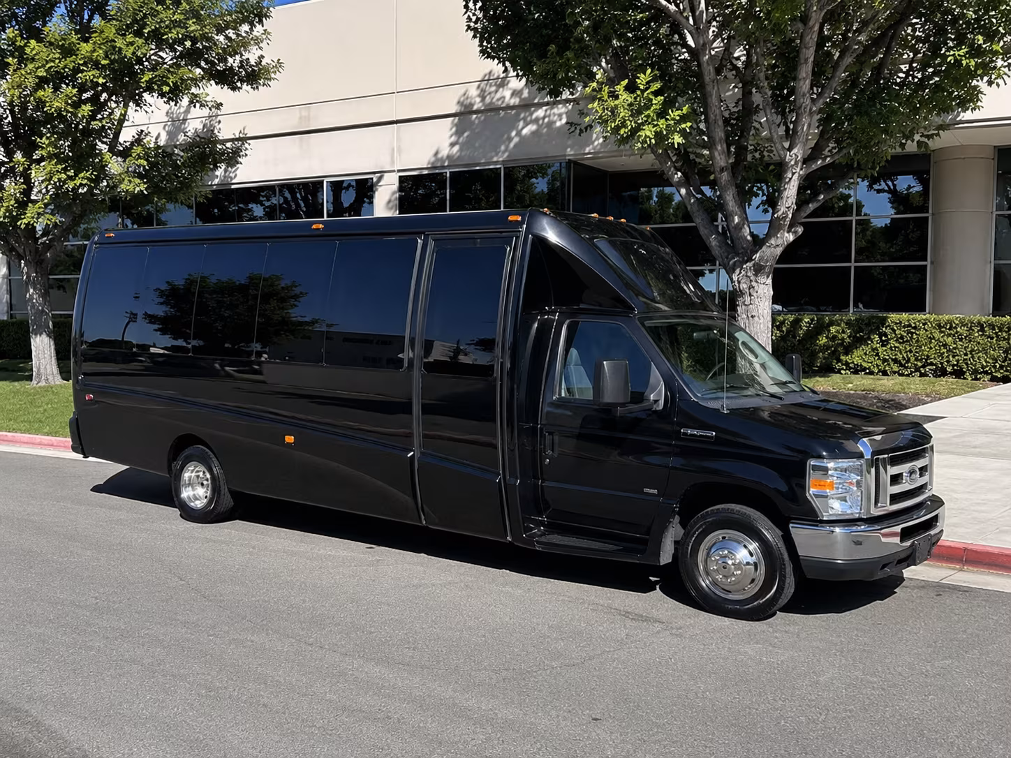 The Bronx Winery Tour & Pub Crawl Transportation